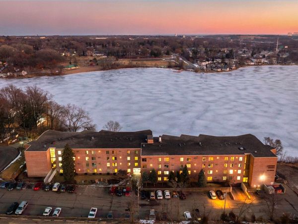 329 Geneva Avenue N, Unit 102, Oakdale, MN 55128