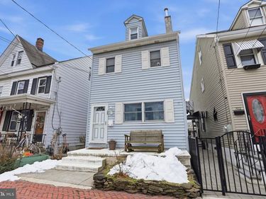 650 PINE STREET, BRISTOL, PA 19007