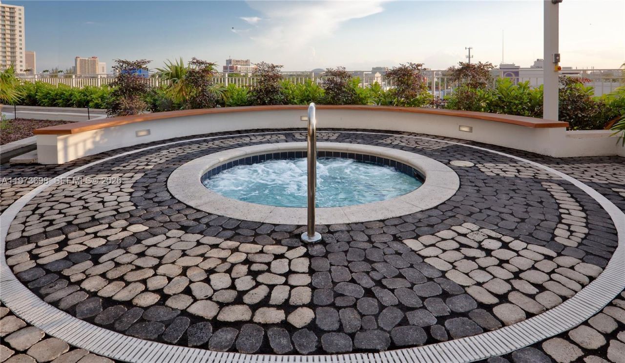 2020 N Bayshore Dr, Unit 3303, Miami, FL 33137 Photo