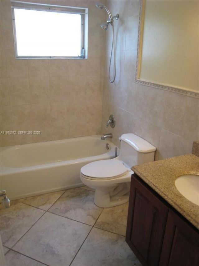 7722 Camino Real, Unit E301, Miami, FL 33143 Photo