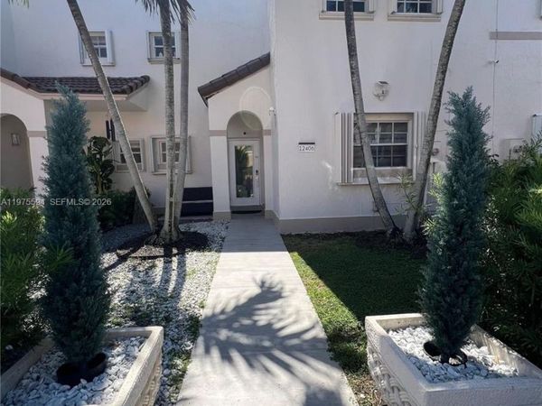 12406 NW 7th Ln , Miami, FL 33182