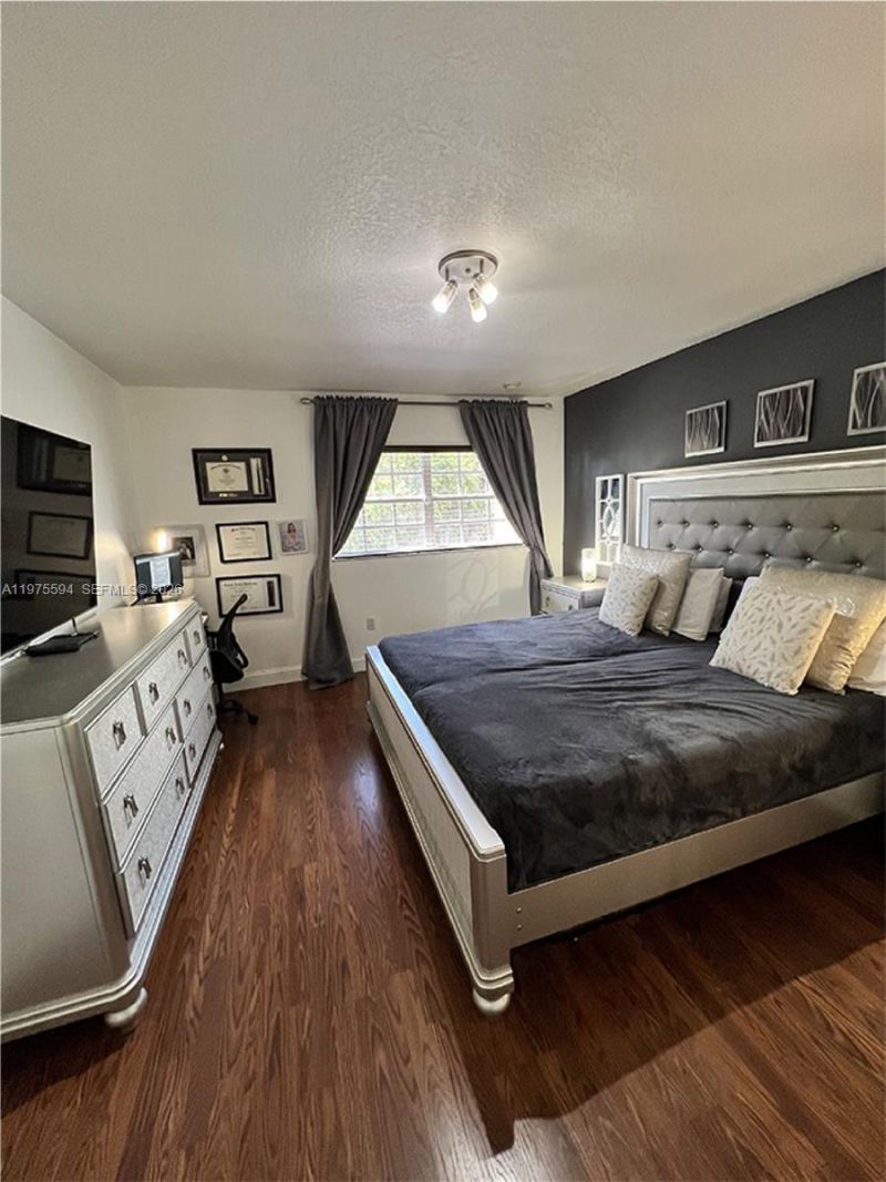 12406 NW 7th Ln , Miami, FL 33182 Photo