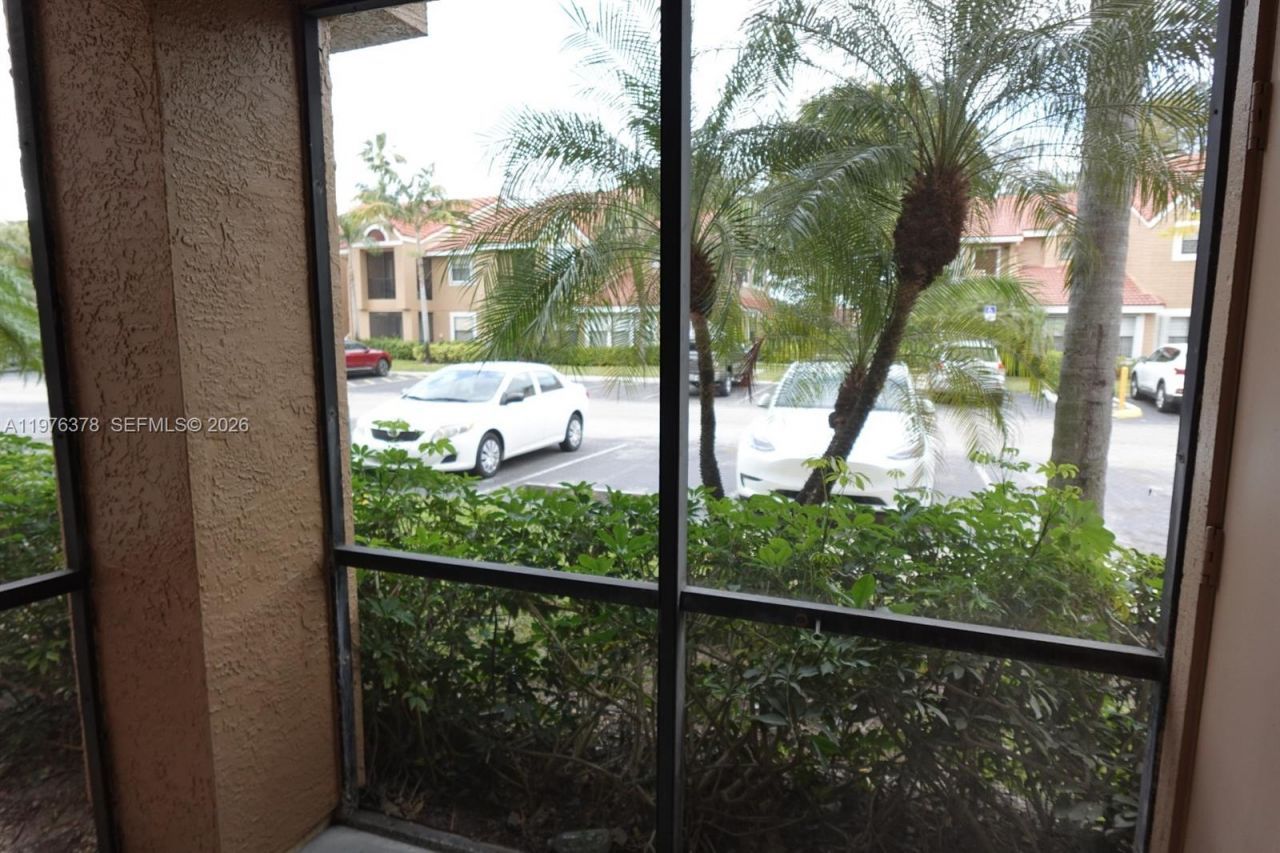 15560 SW 104th Ter, Unit 613, Miami, FL 33196 Photo