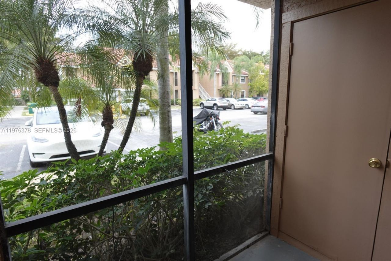 15560 SW 104th Ter, Unit 613, Miami, FL 33196 Photo