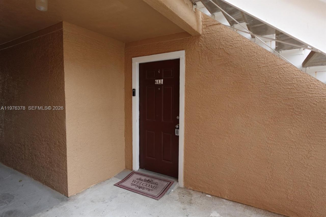 15560 SW 104th Ter, Unit 613, Miami, FL 33196 Photo