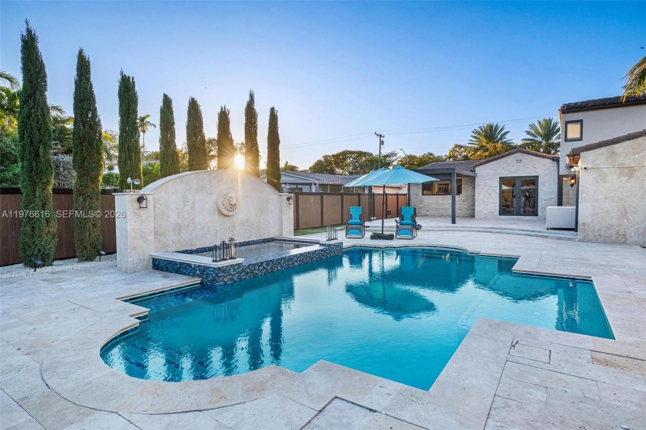 5135 Alton Rd, Miami Beach, FL 33140 Photo