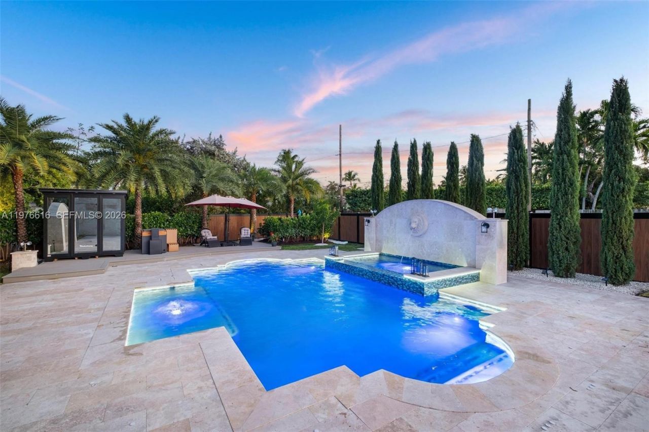 5135 Alton Rd, Miami Beach, FL 33140 Photo