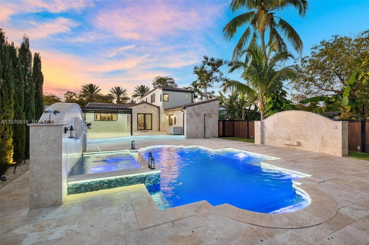 5135 Alton Rd, Miami Beach, FL 33140 Photo