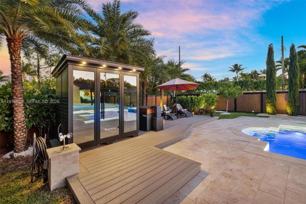 5135 Alton Rd, Miami Beach, FL 33140 Photo