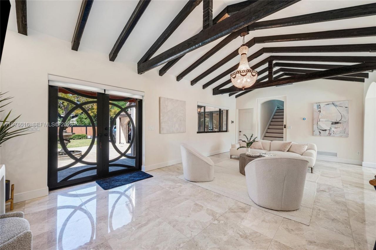 5135 Alton Rd, Miami Beach, FL 33140 Photo