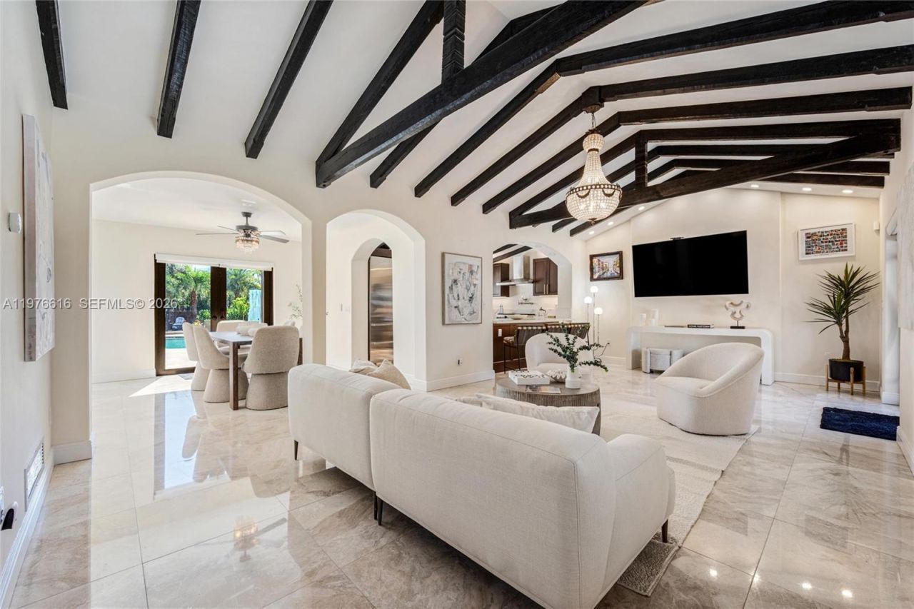 5135 Alton Rd, Miami Beach, FL 33140 Photo