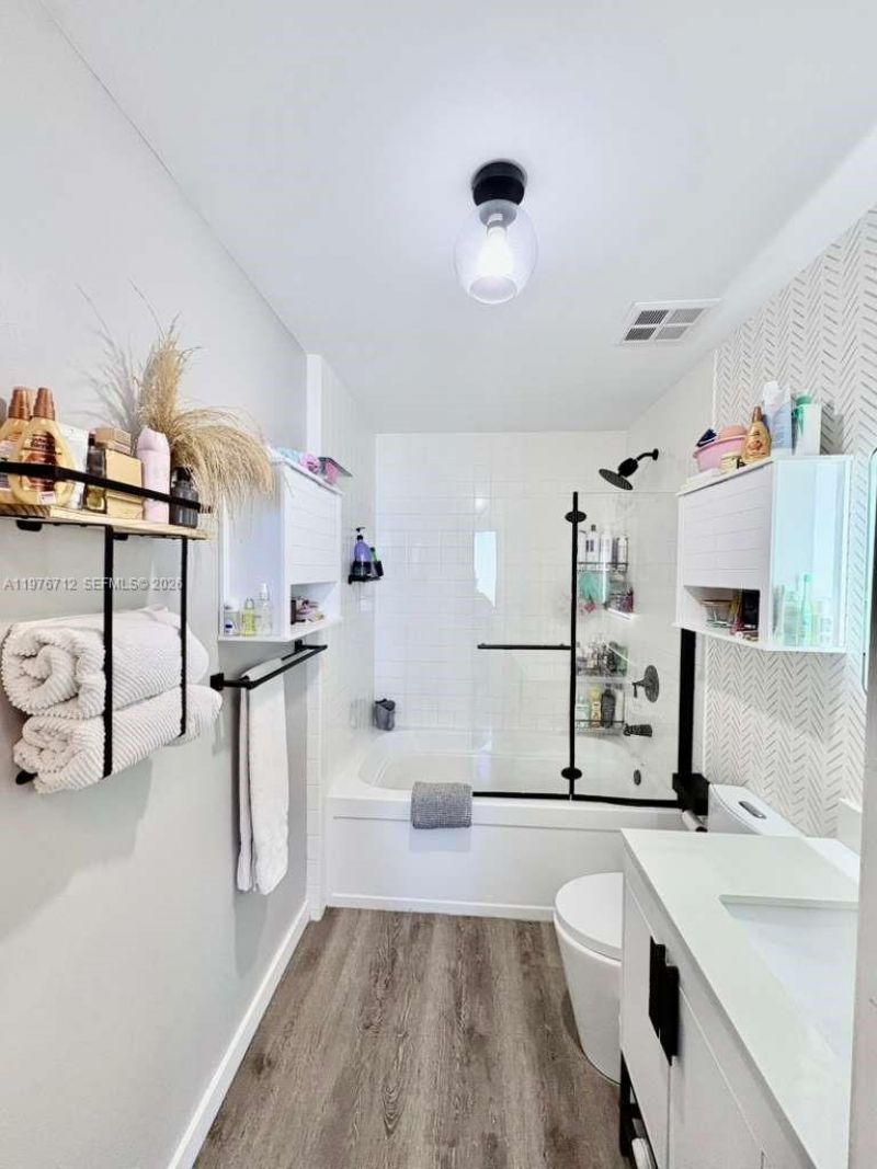 10 SW South River Dr, Unit 603, Miami, FL 33130 Photo