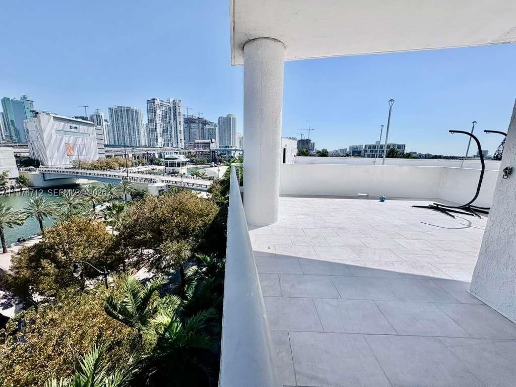 10 SW South River Dr, Unit 603, Miami, FL 33130 Photo