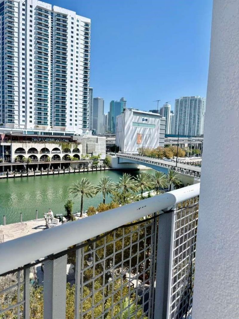 10 SW South River Dr, Unit 603, Miami, FL 33130 Photo