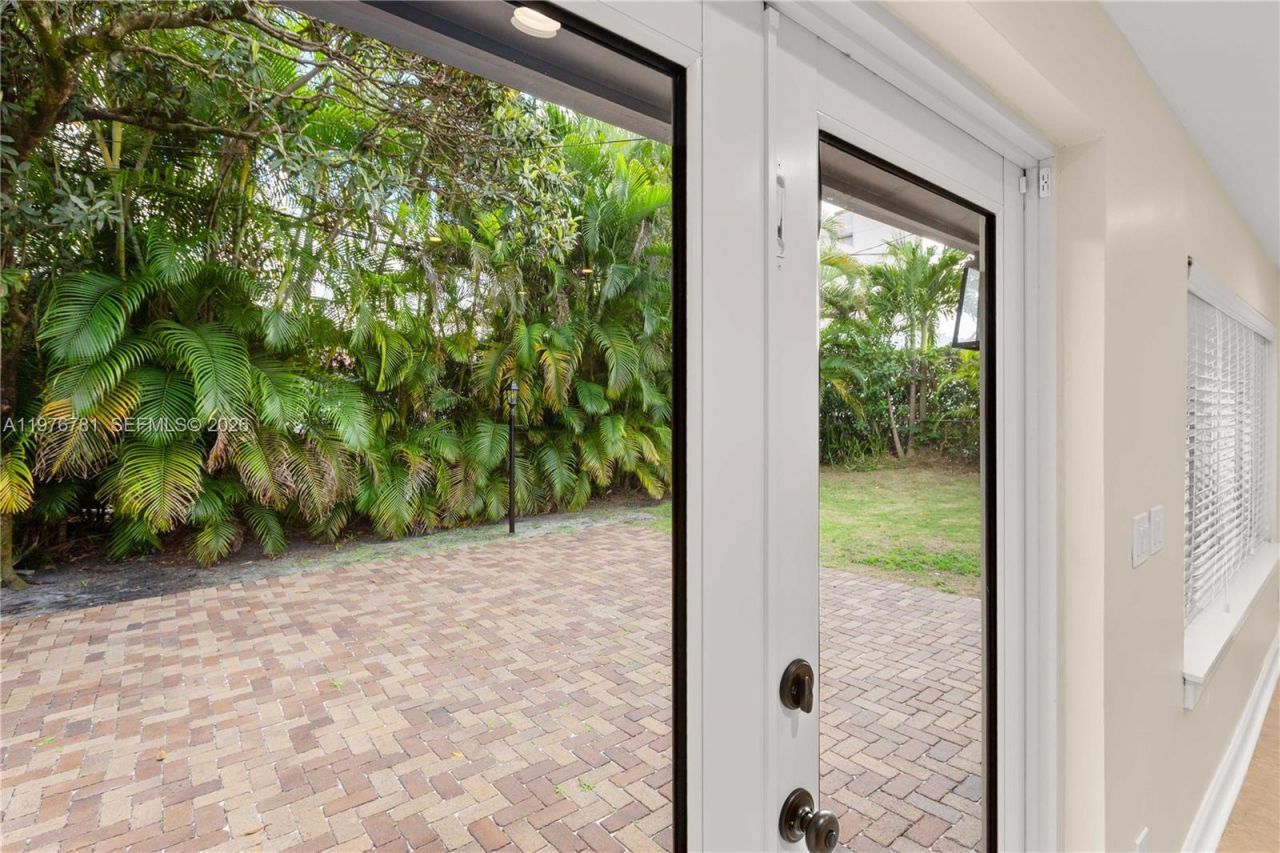 140 Santander Ave, Coral Gables, FL 33134 Photo