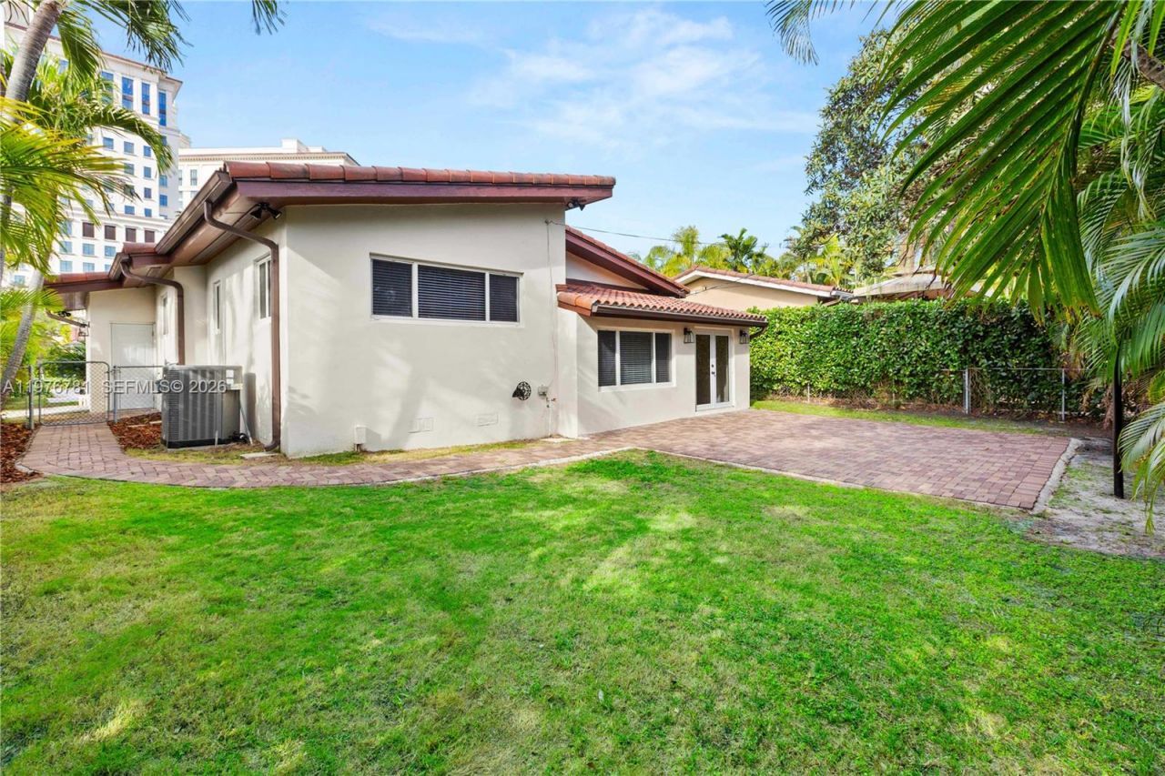 140 Santander Ave, Coral Gables, FL 33134 Photo