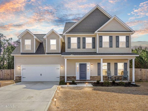 406 Silverstone Place, Hubert, NC 28539