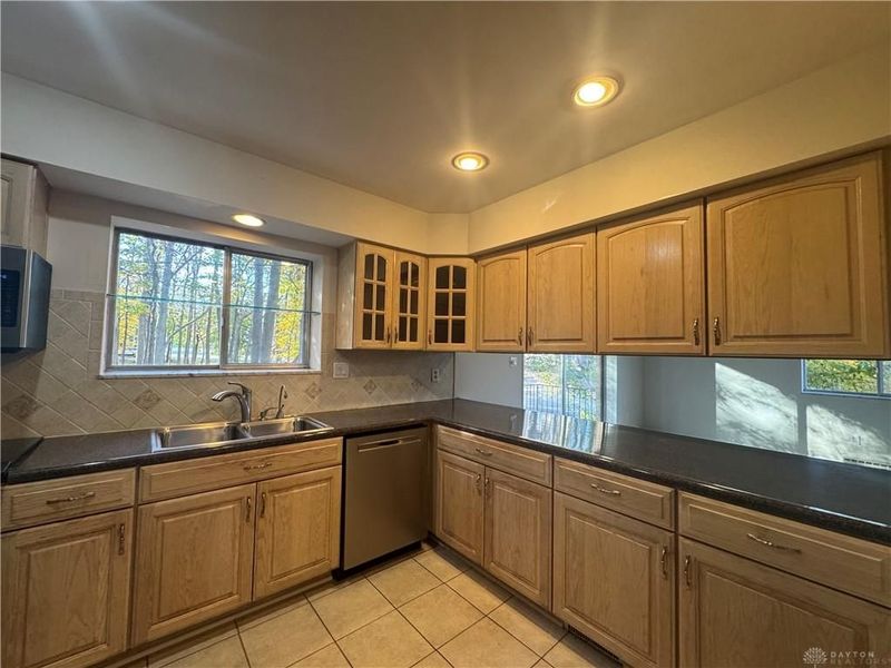 540 Heather #7 Drive, Dayton, OH 45405 Photo 13