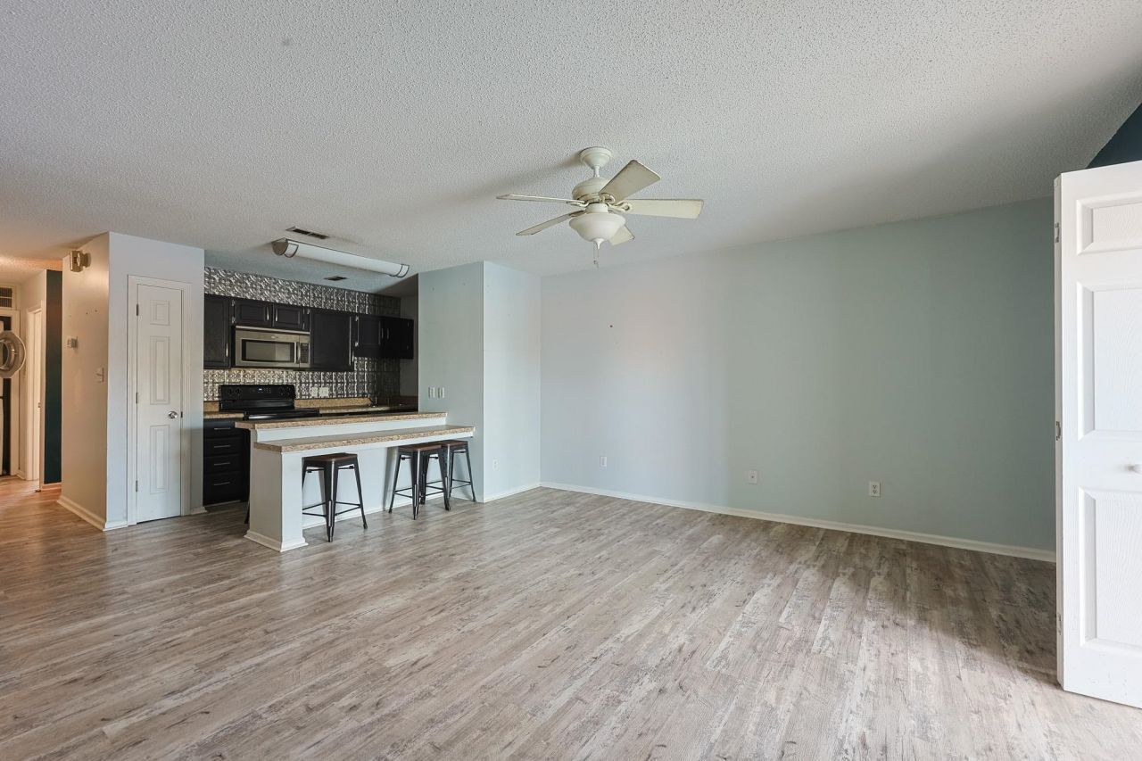 206 Double Eagle Dr. Photo 3