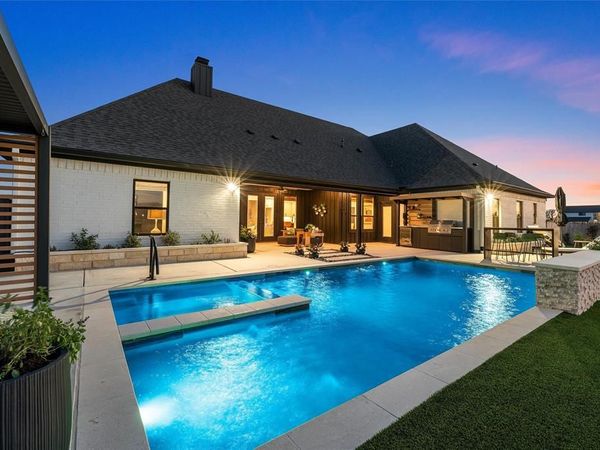 132 Cattail Court , Robinson, TX 76706