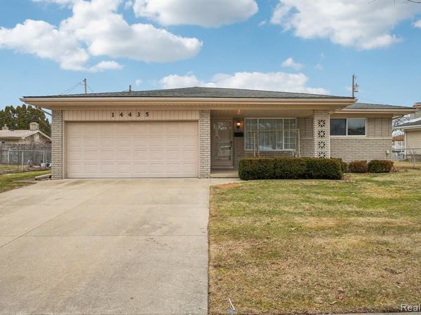 14435 Royal Drive, Sterling Heights, MI 48312