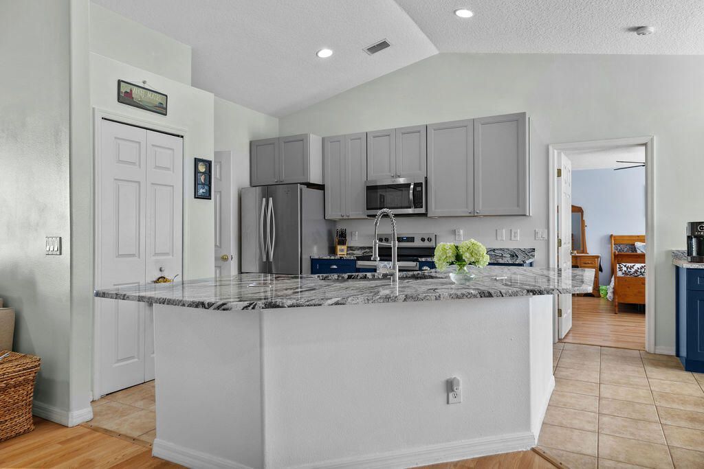 672 SW Paar Drive, Port Saint Lucie, FL 34953 Photo