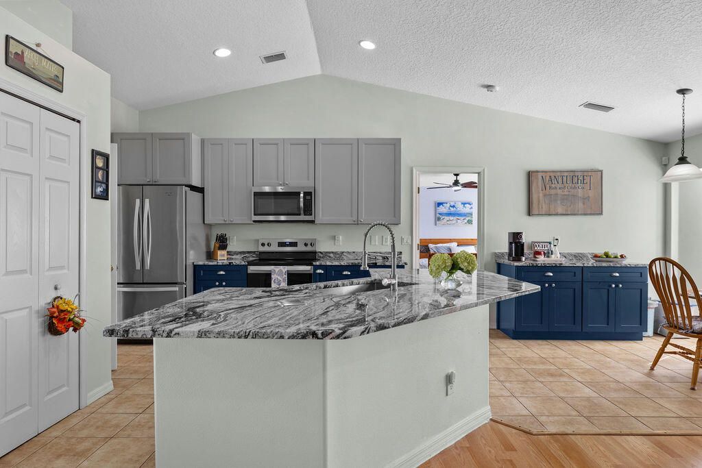 672 SW Paar Drive, Port Saint Lucie, FL 34953 Photo