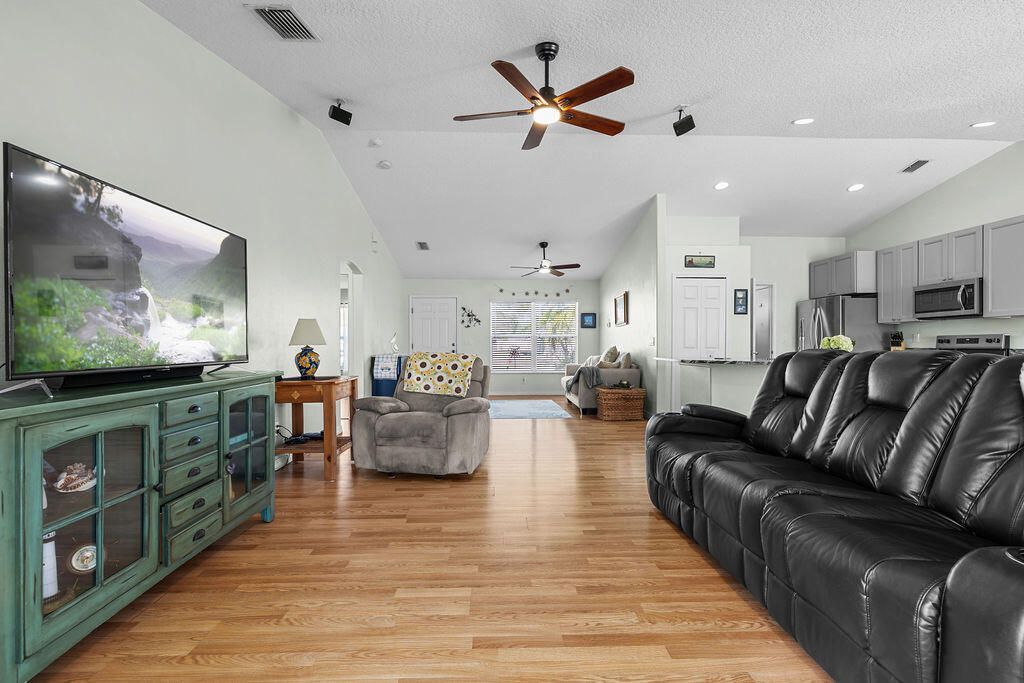 672 SW Paar Drive, Port Saint Lucie, FL 34953 Photo