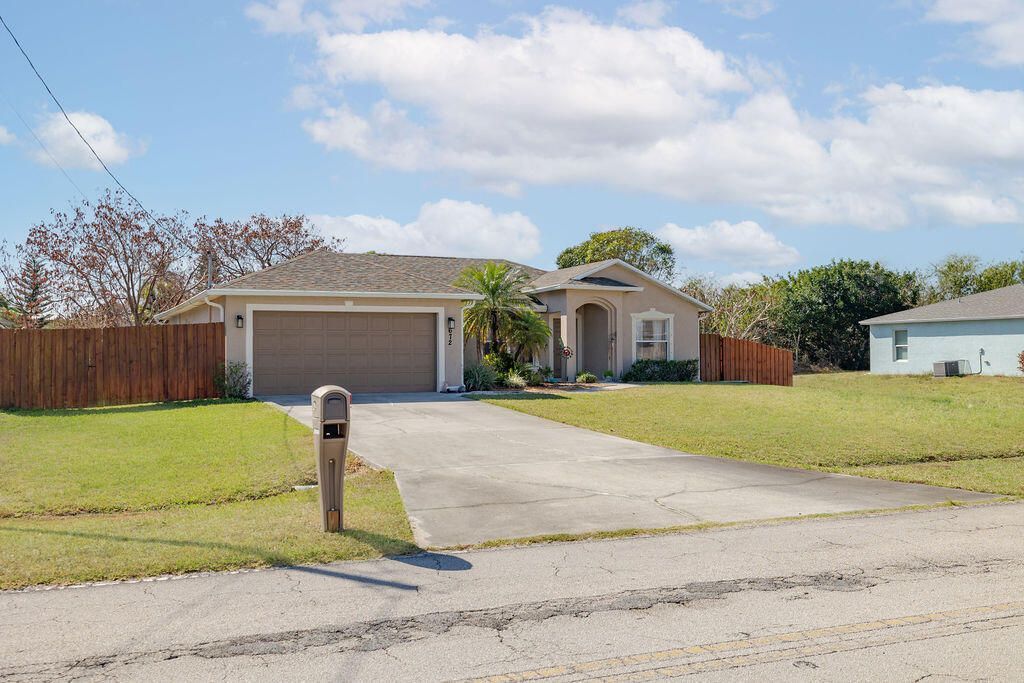 672 SW Paar Drive, Port Saint Lucie, FL 34953 Photo