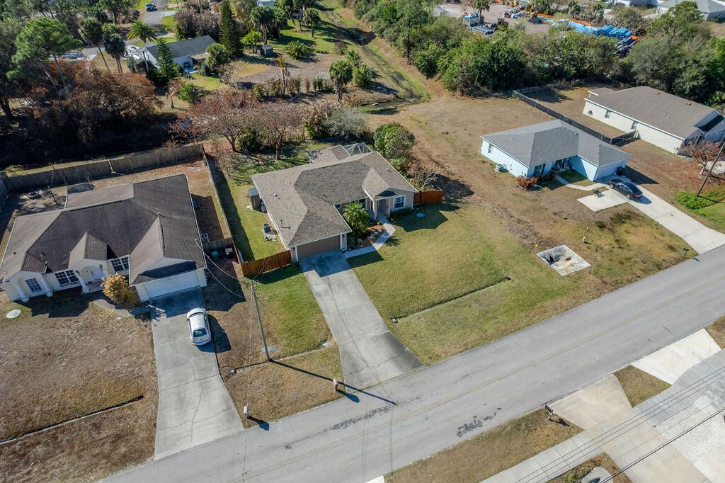 672 SW Paar Drive, Port Saint Lucie, FL 34953 Photo