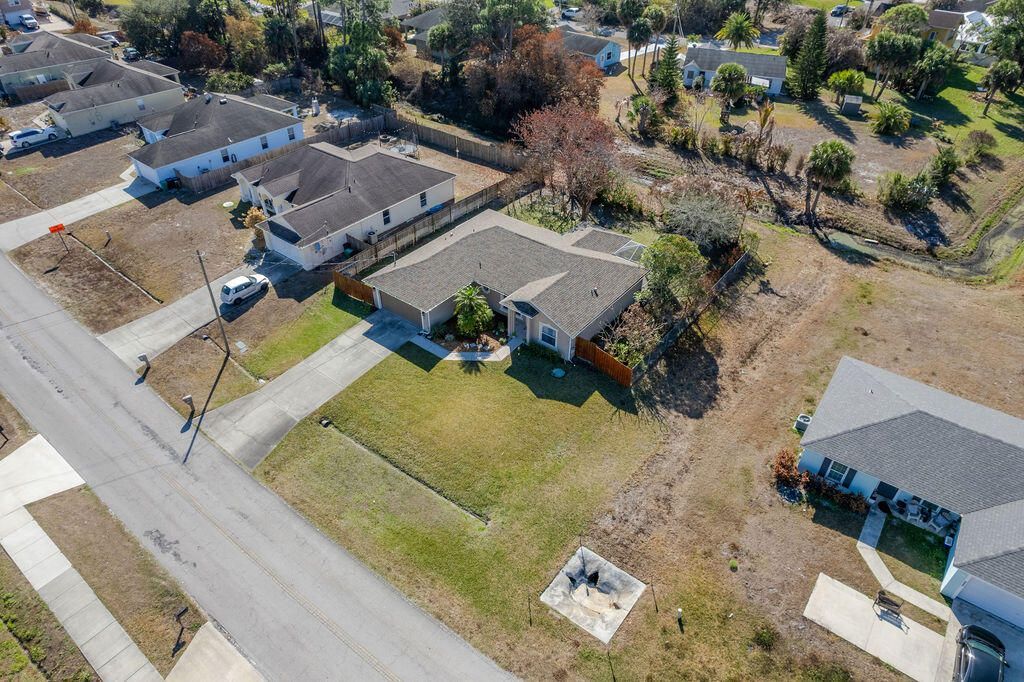 672 SW Paar Drive, Port Saint Lucie, FL 34953 Photo