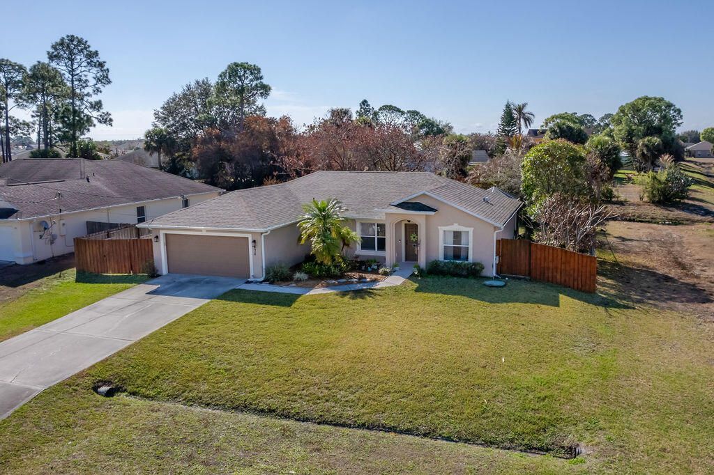 672 SW Paar Drive, Port Saint Lucie, FL 34953 Photo