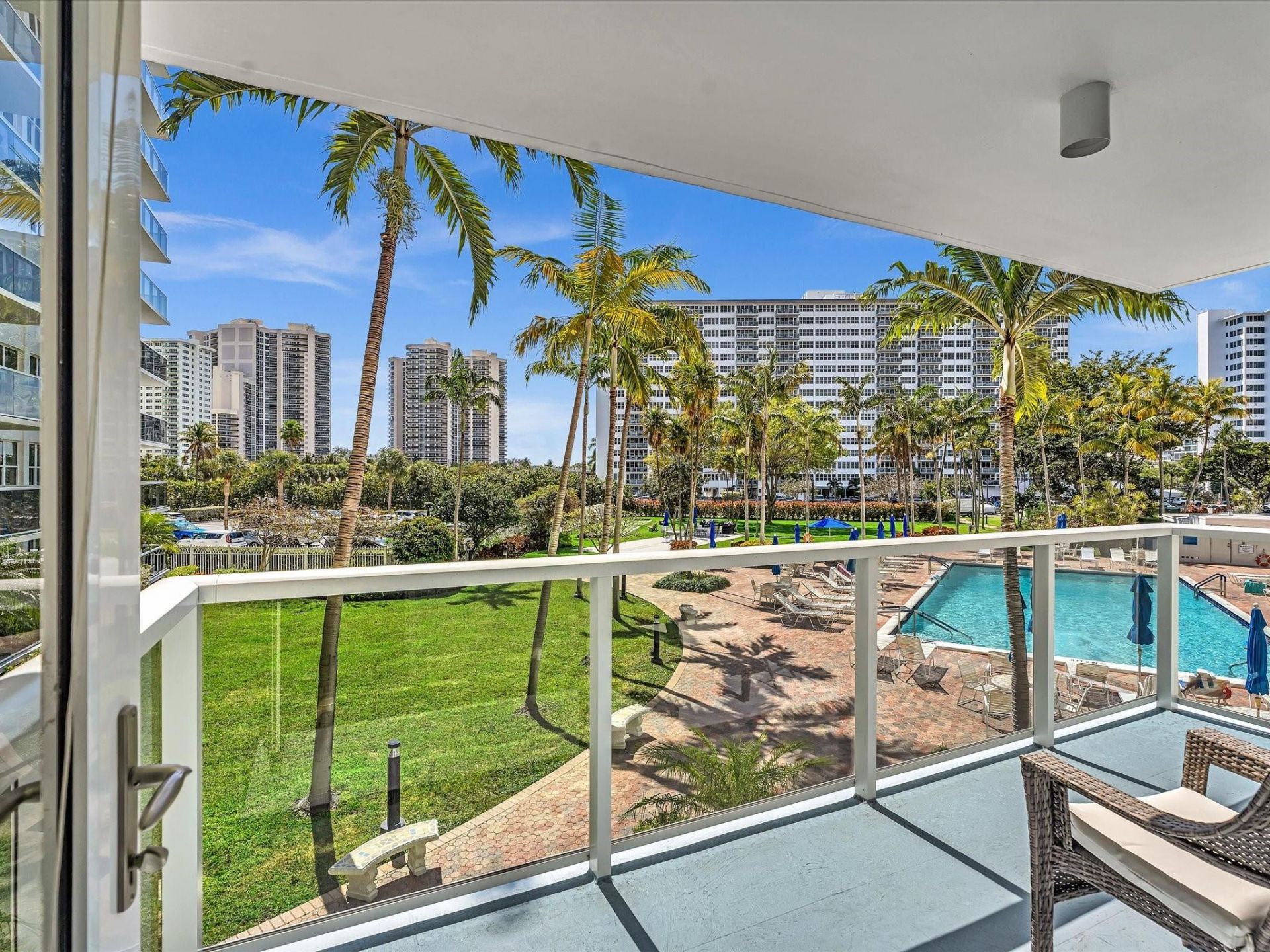 3300 NE 36th Street, Unit 220, Fort Lauderdale, FL 33308 Photo