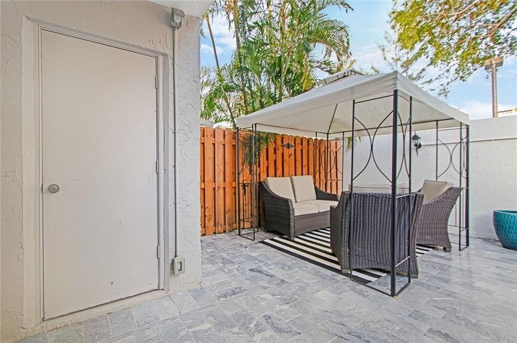 801 SE 16th Court, Unit 14, Fort Lauderdale, FL 33316 Photo