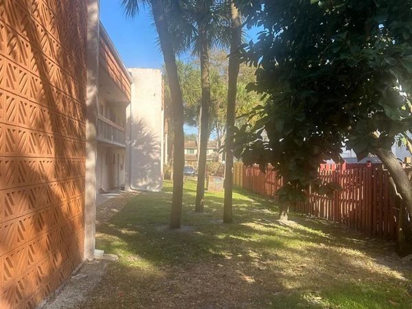 7610 Stirling Rd, Unit 202 G, Hollywood, FL 33024