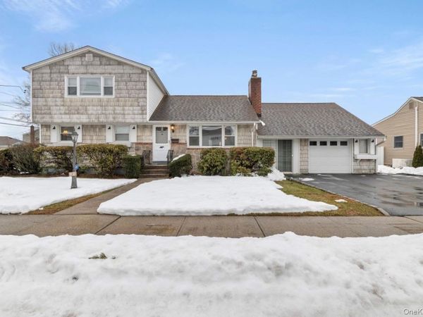 181 Sycamore Avenue, Bethpage, NY 11714