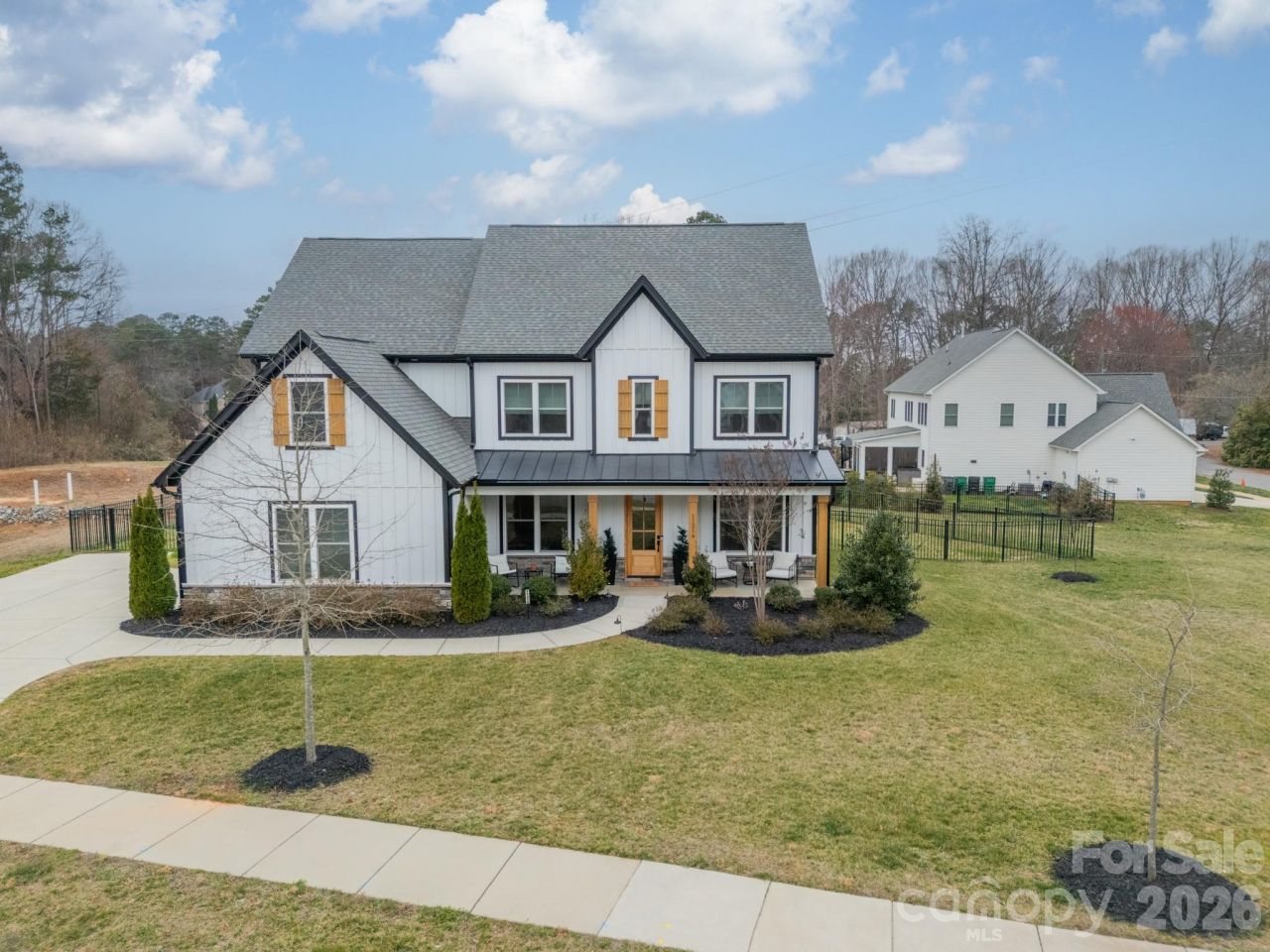 11216 Wooded Saddle Road, Charlotte, NC 28216 Main Photo