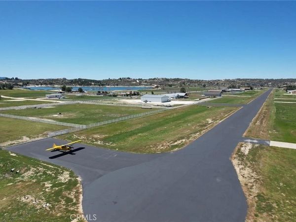 330 Sky Harbor Way, Aguanga, CA 92536