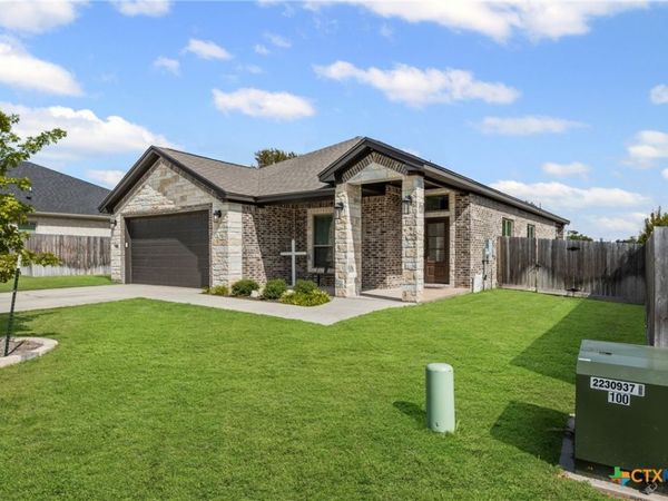 707 Eagle Pass Drive, Salado, TX 76571