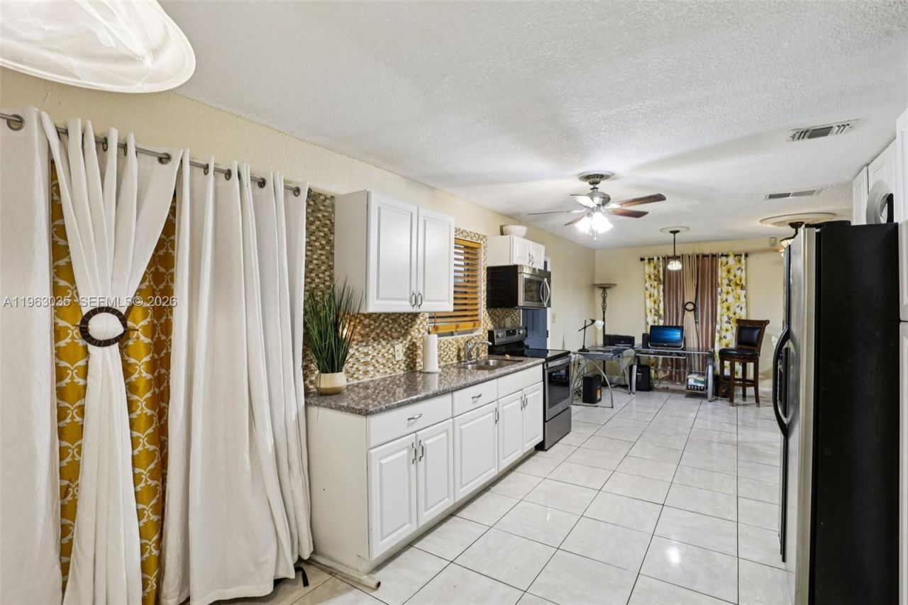 3398 NW 212th St, Miami Gardens, FL 33056 Photo