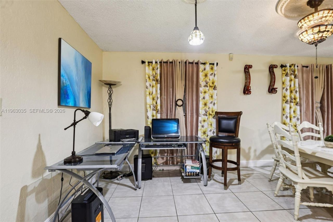 3398 NW 212th St, Miami Gardens, FL 33056 Photo