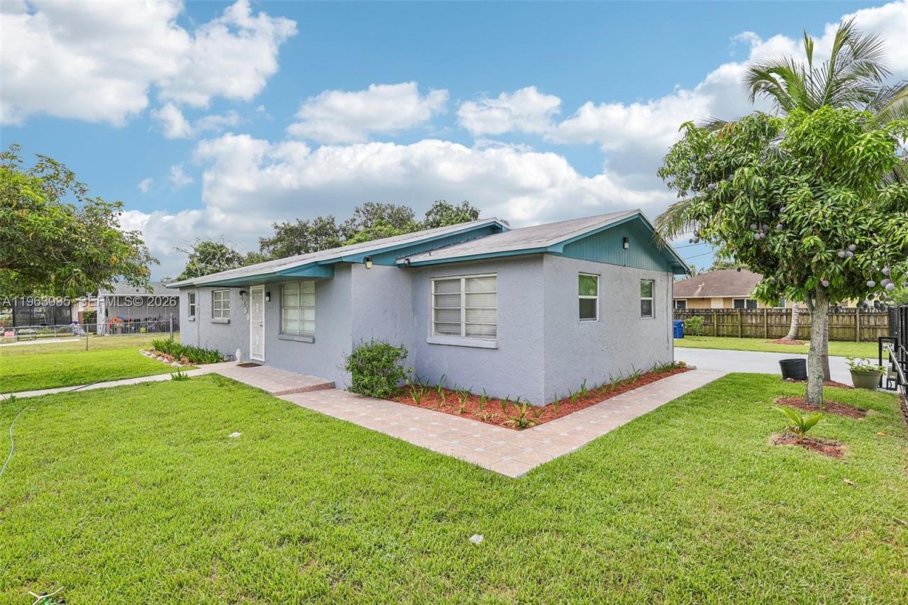 3398 NW 212th St, Miami Gardens, FL 33056 Photo