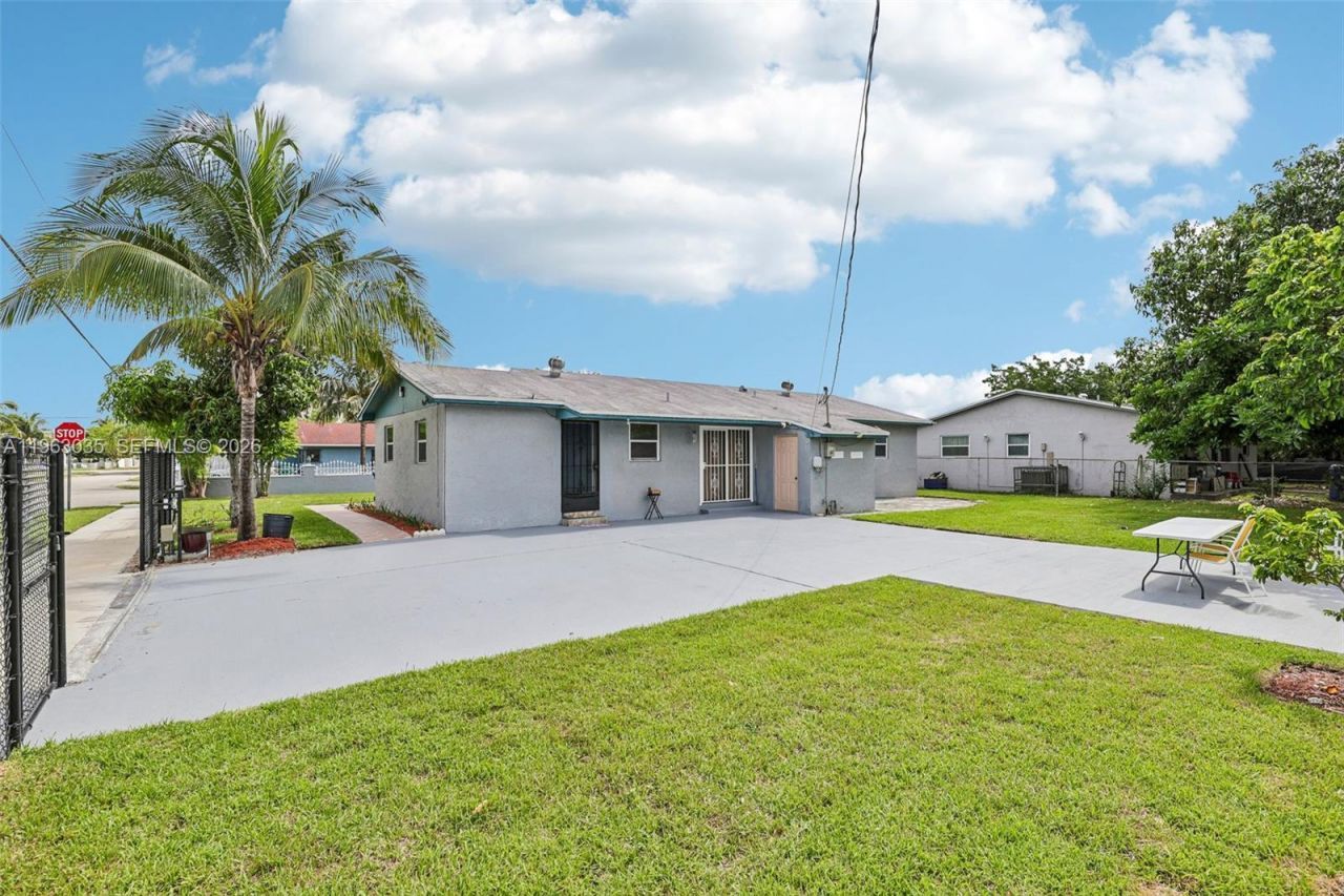 3398 NW 212th St, Miami Gardens, FL 33056 Photo