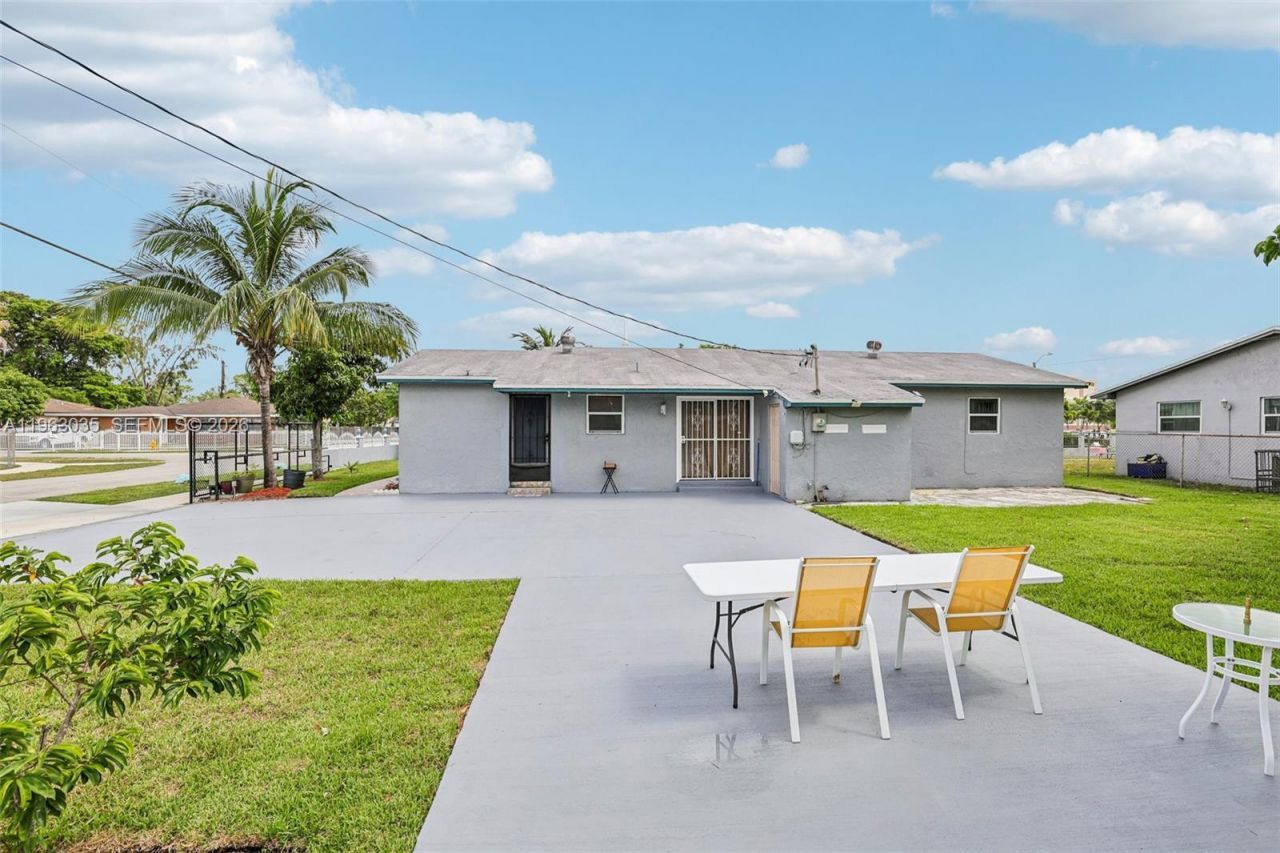 3398 NW 212th St, Miami Gardens, FL 33056 Photo