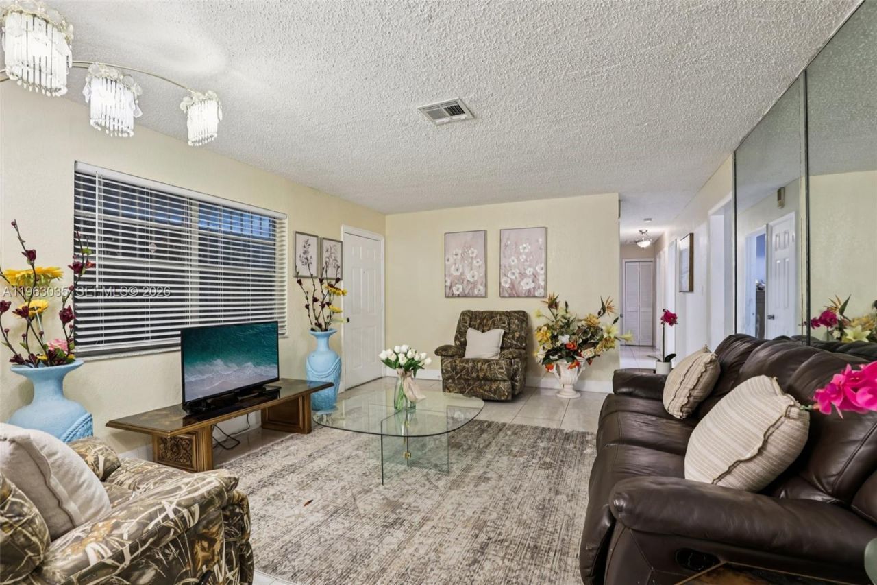 3398 NW 212th St, Miami Gardens, FL 33056 Photo
