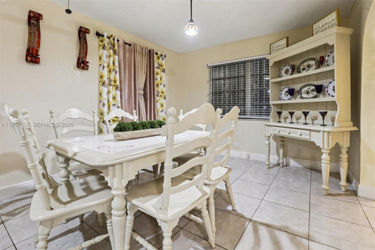 3398 NW 212th St, Miami Gardens, FL 33056 Photo