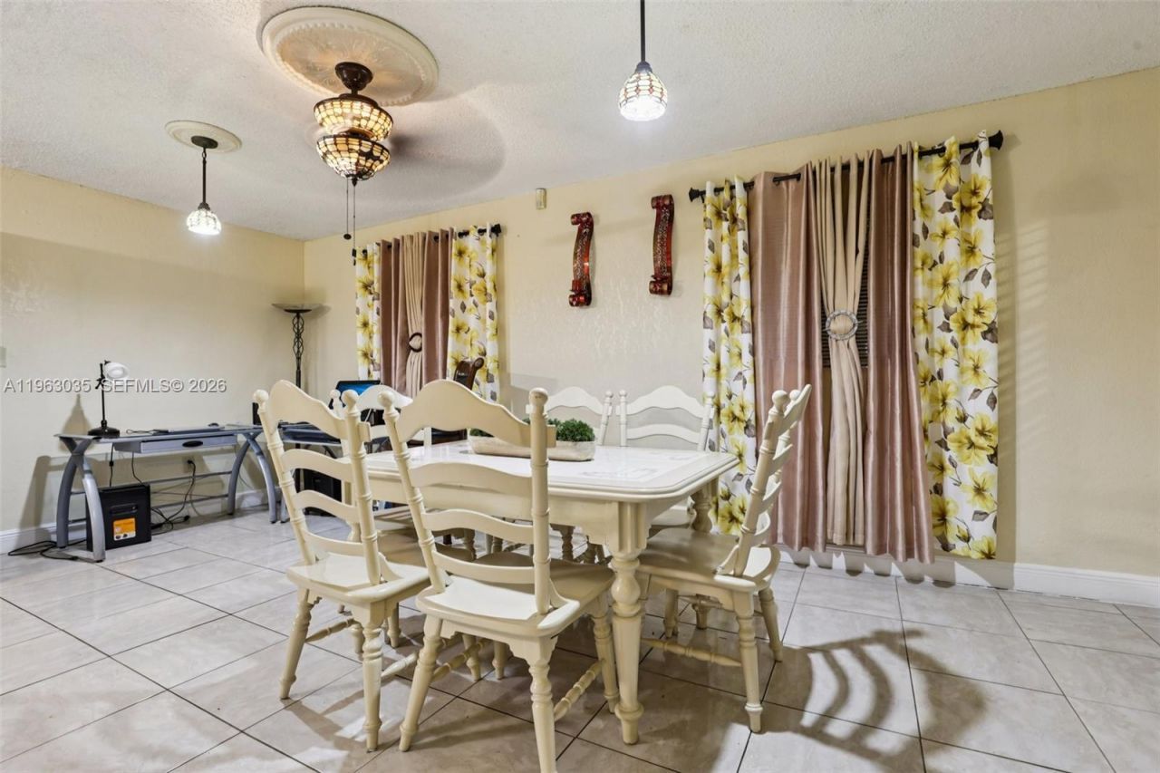 3398 NW 212th St, Miami Gardens, FL 33056 Photo