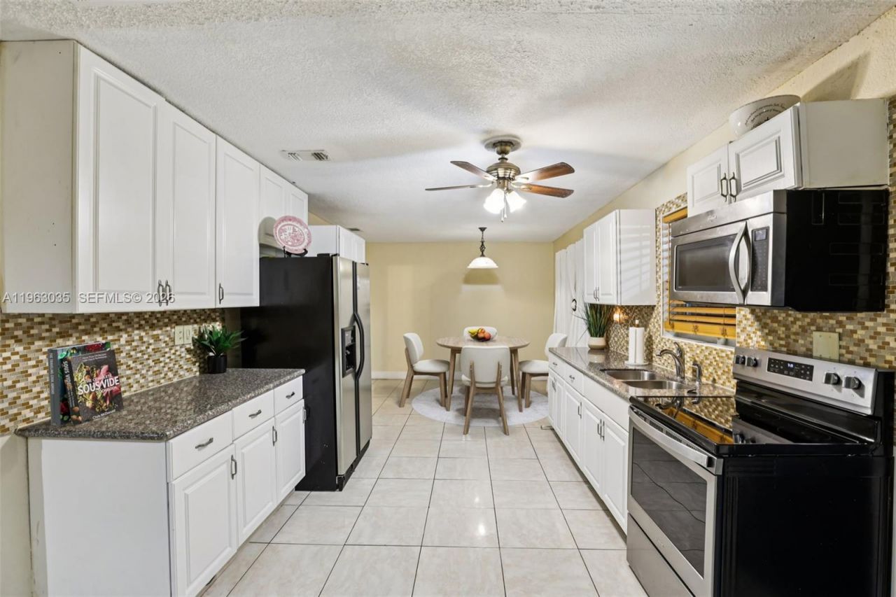 3398 NW 212th St, Miami Gardens, FL 33056 Photo