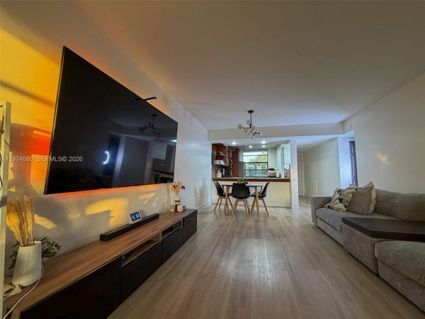 1709 Whitehall Dr , Unit 405, Davie, FL 33324