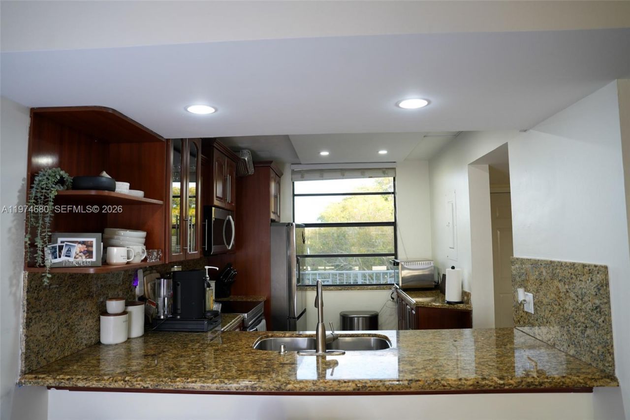 1709 Whitehall Dr, Unit 405, Davie, FL 33324 Photo